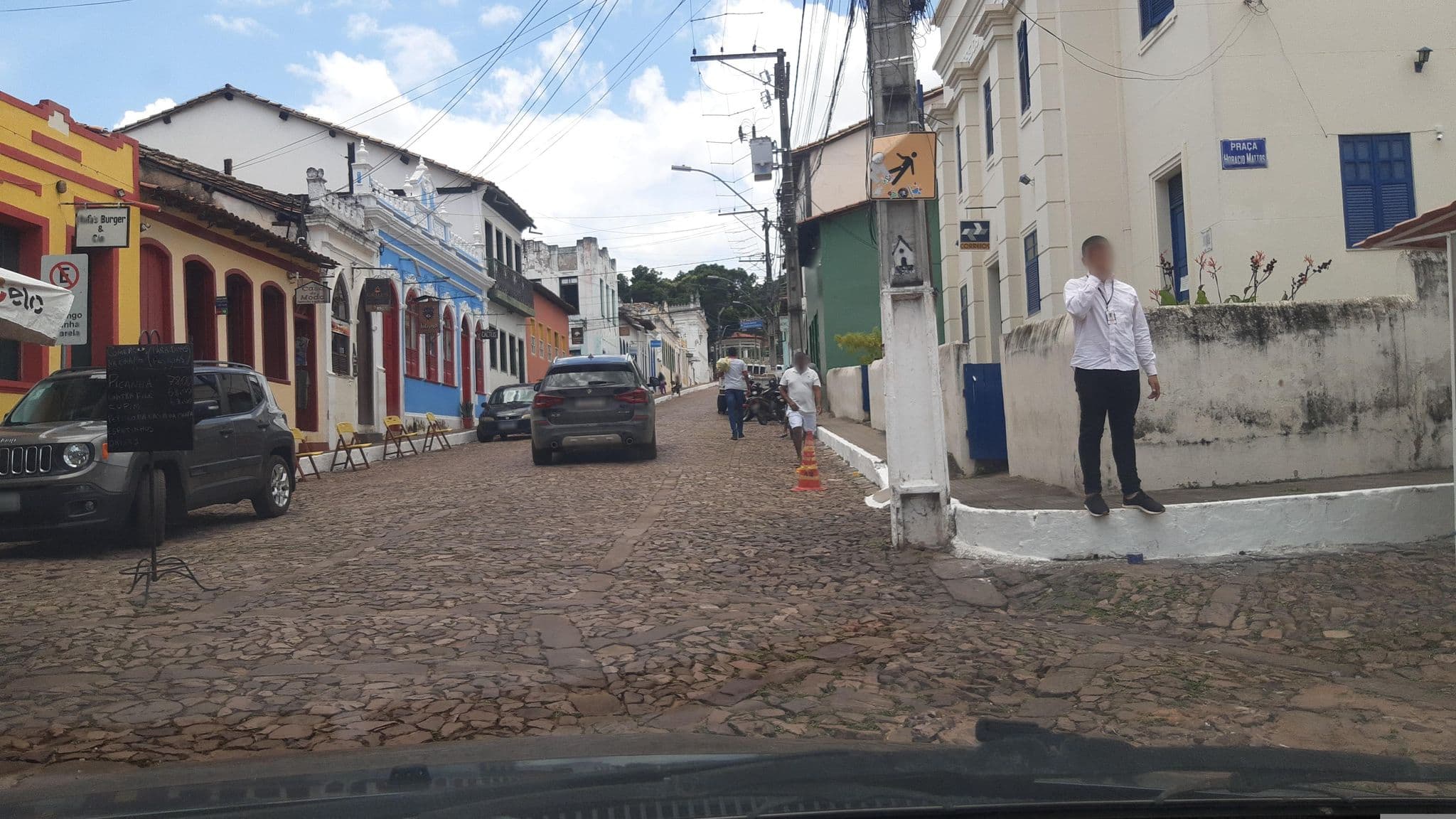 Street view near Viela Hostel, Lençóis — © britopatricia (CC BY-SA · Mapillary)