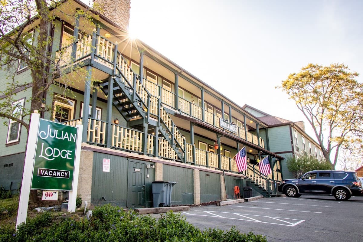 Julian Lodge, Hostel in Julian