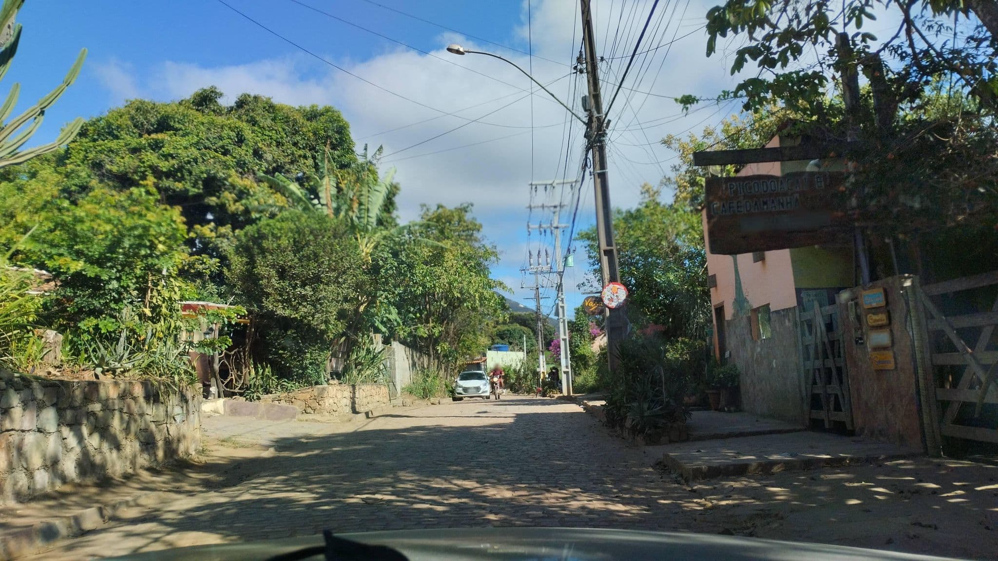 Street view near Ganesha, Palmeiras — © Kaart_Local (CC BY-SA · Mapillary)