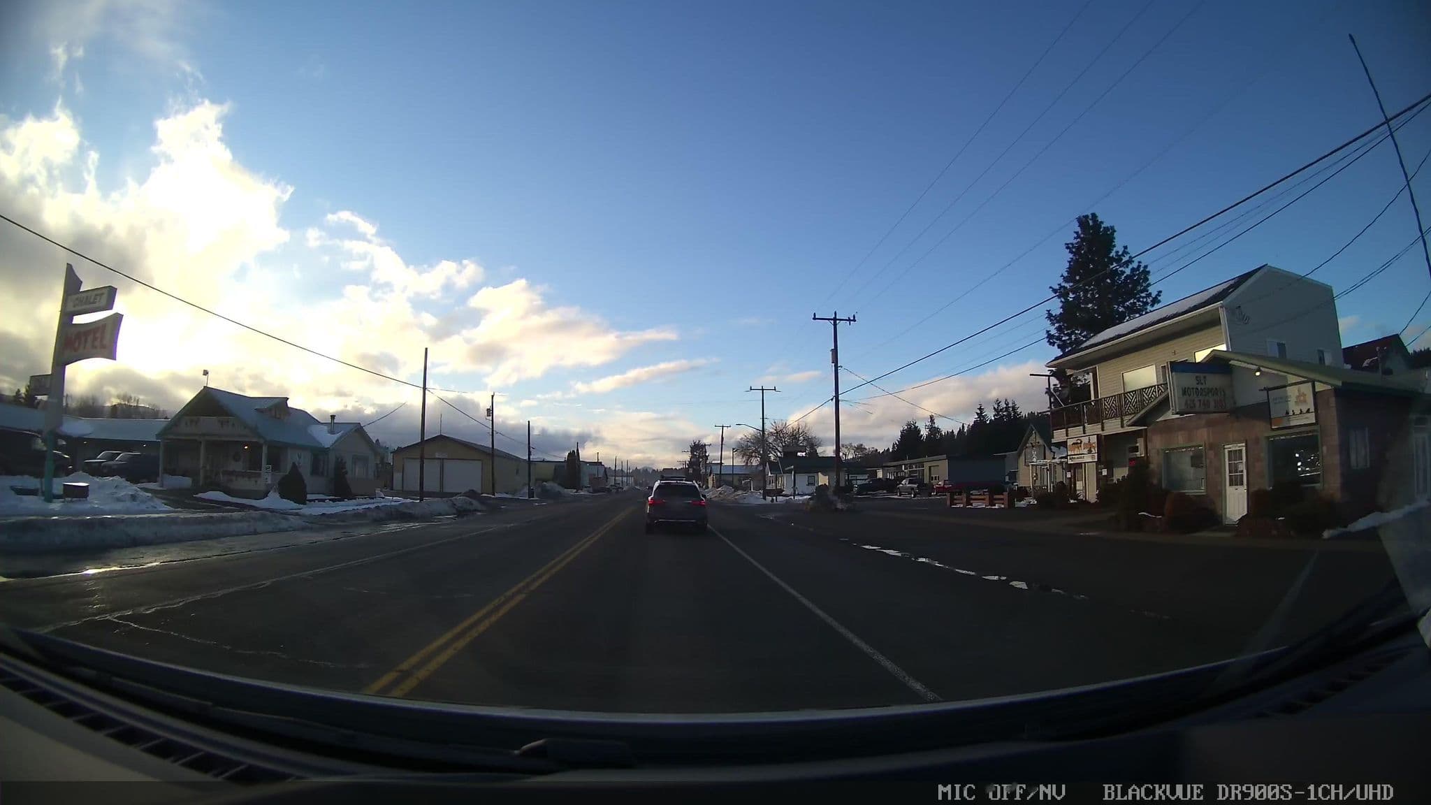Street view near The Chalet Motel, Cle Elum — © damnitgetmybeer (CC BY-SA · Mapillary)