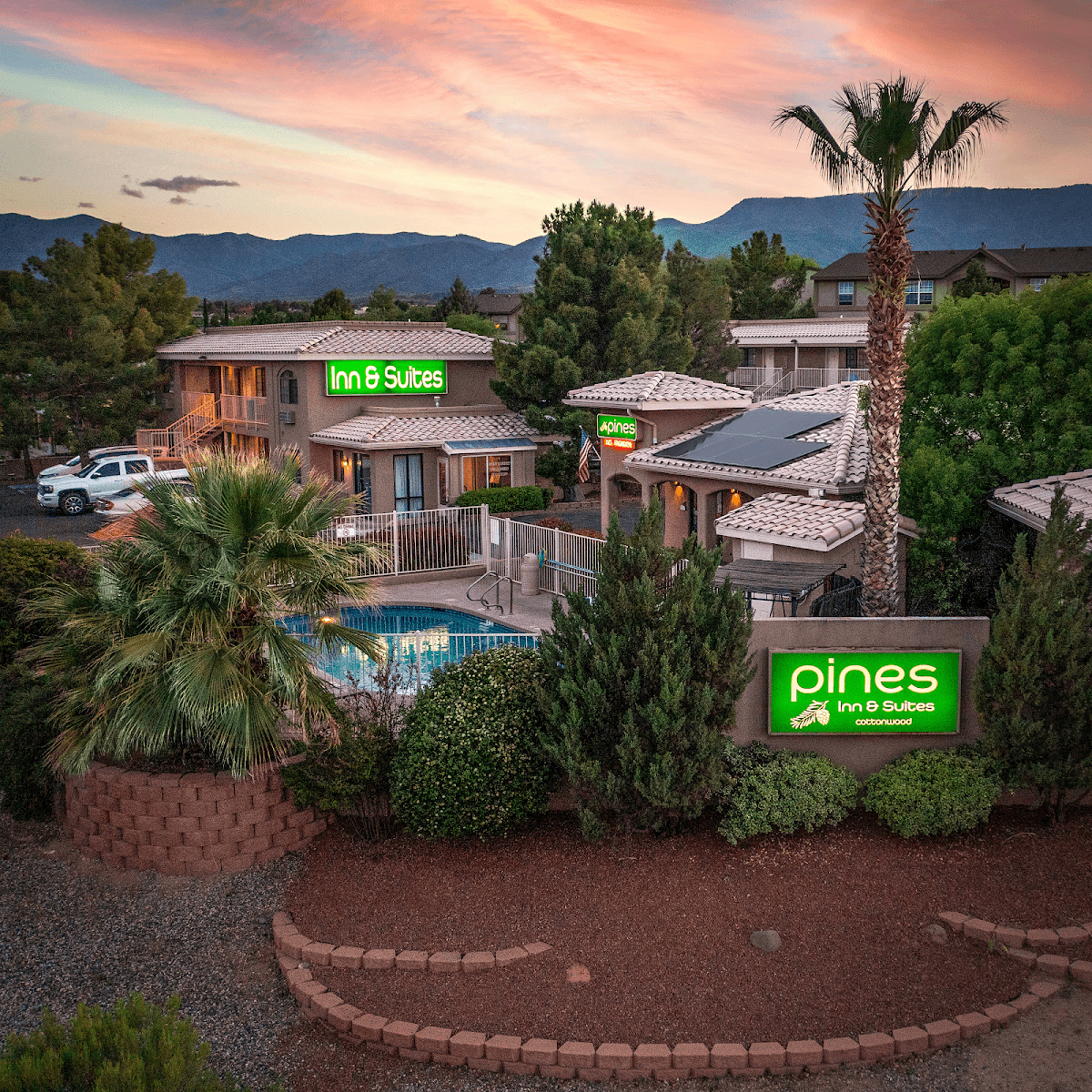 Pines Motel, Motel in Verde Village