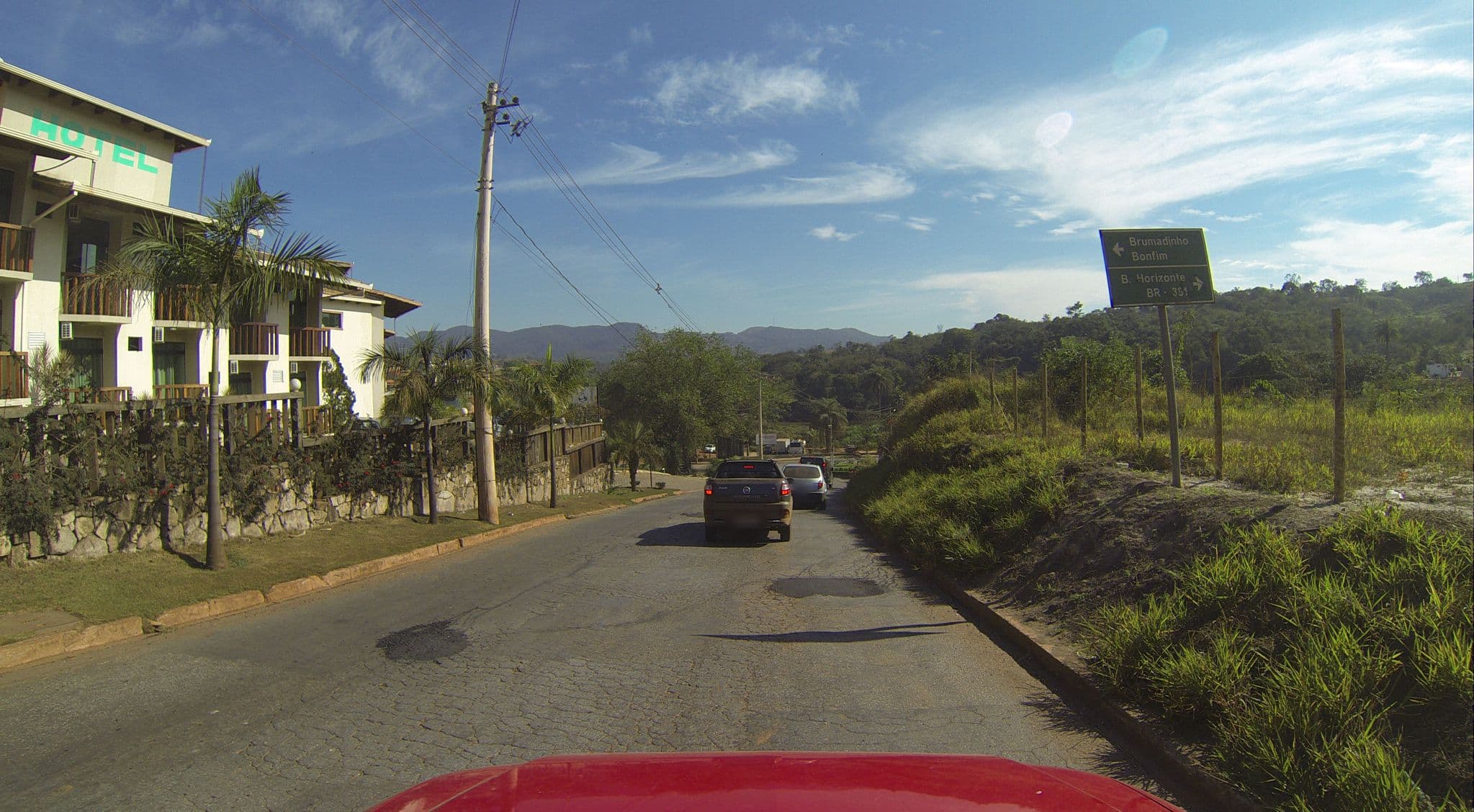 Street view near Estrada Real Palace Hotel, Brumadinho — © gweber (CC BY-SA · Mapillary)