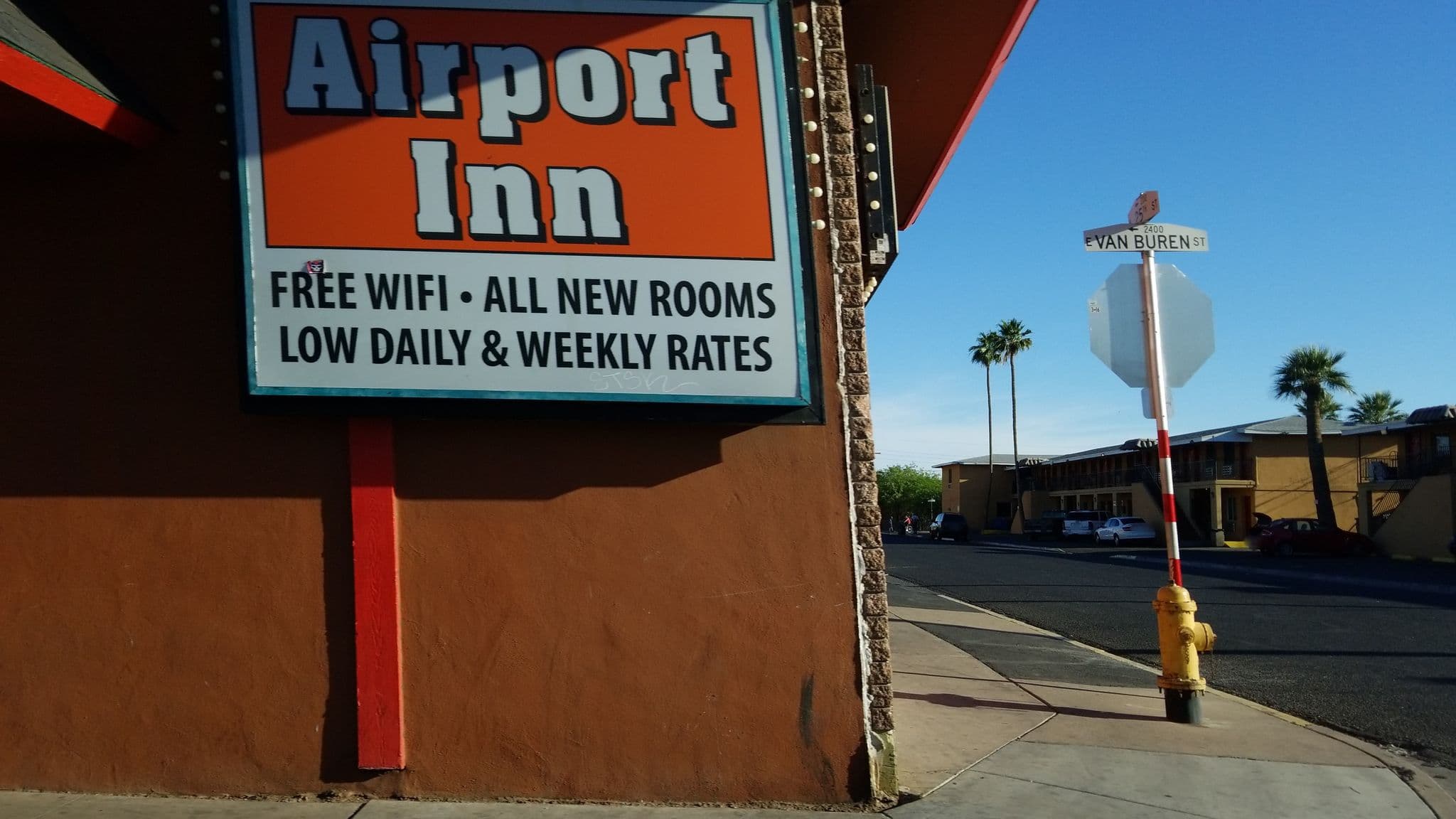 Street view near Knights Inn Phoenix East, Central City — © drkludge (CC BY-SA · Mapillary)