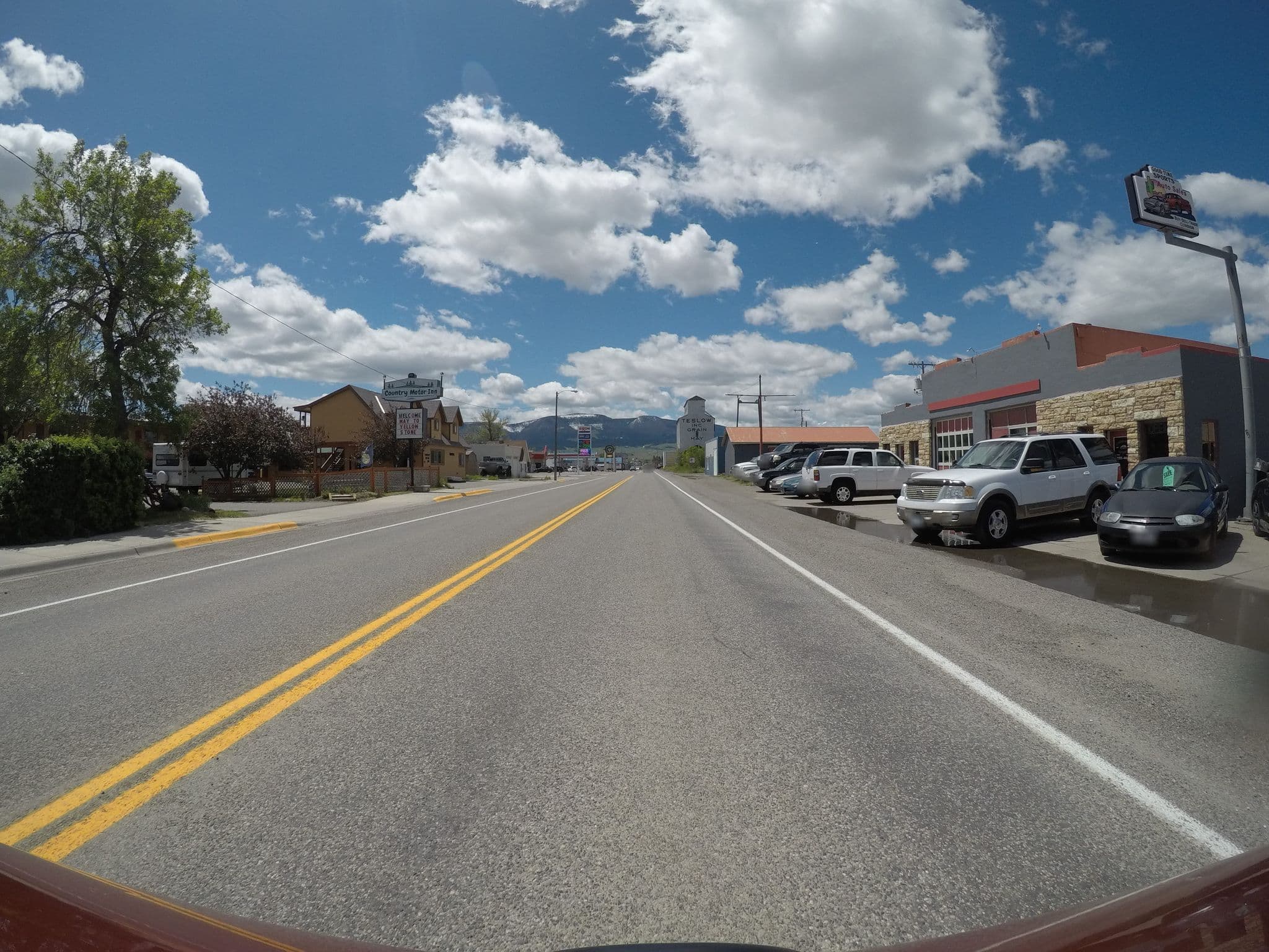 Street view near Country Inn, Bozeman — © chrisbeddow (CC BY-SA · Mapillary)
