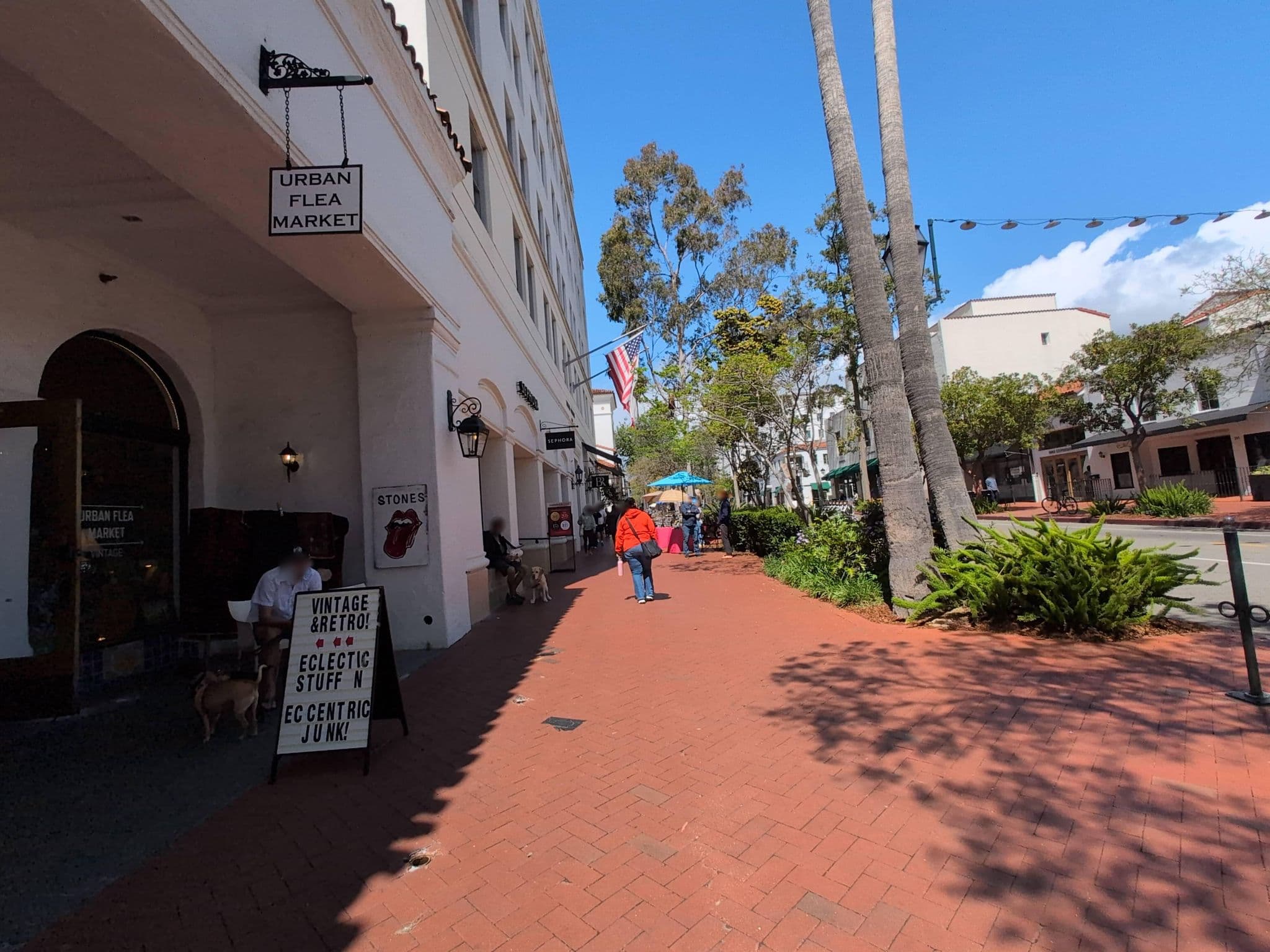 Street view near Social Stays, Santa Barbara — © nenam1607 (CC BY-SA · Mapillary)