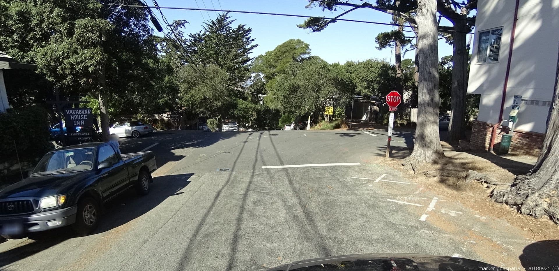 Street view near Vagabond House Inn, Carmel-by-the-Sea — © marker_geo (CC BY-SA · Mapillary)