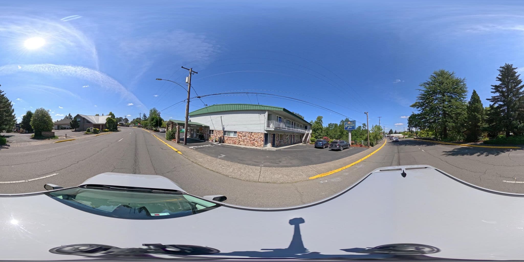 Street view near Riverside Inn, Monmouth — © watmildon (CC BY-SA · Mapillary)