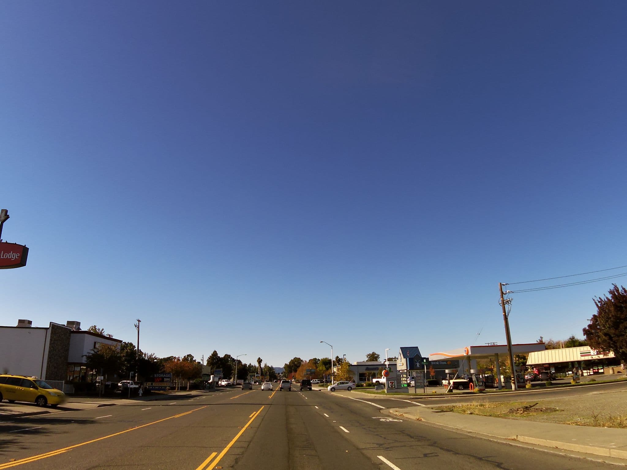 Street view near Econo Lodge, Fairfield — © andrewsnow (CC BY-SA · Mapillary)
