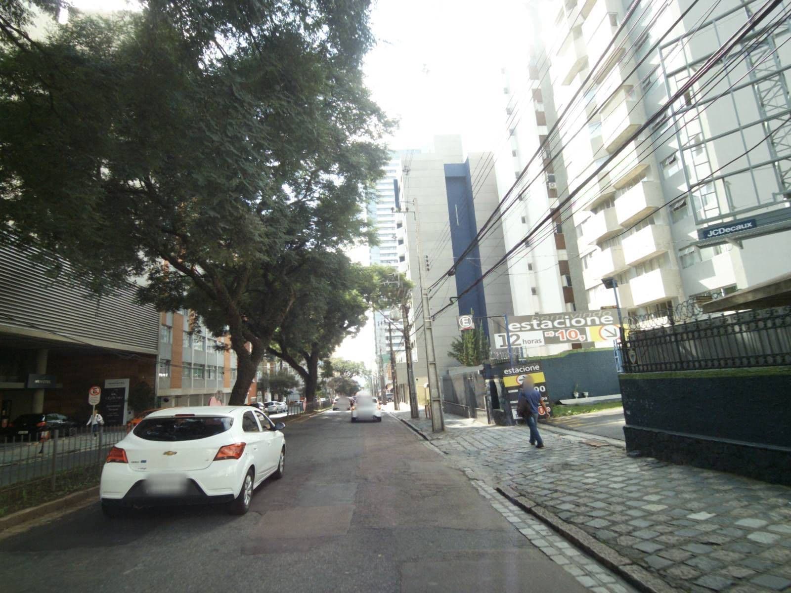 Street view near Novotel, Curitiba — © projevias (CC BY-SA · Mapillary)