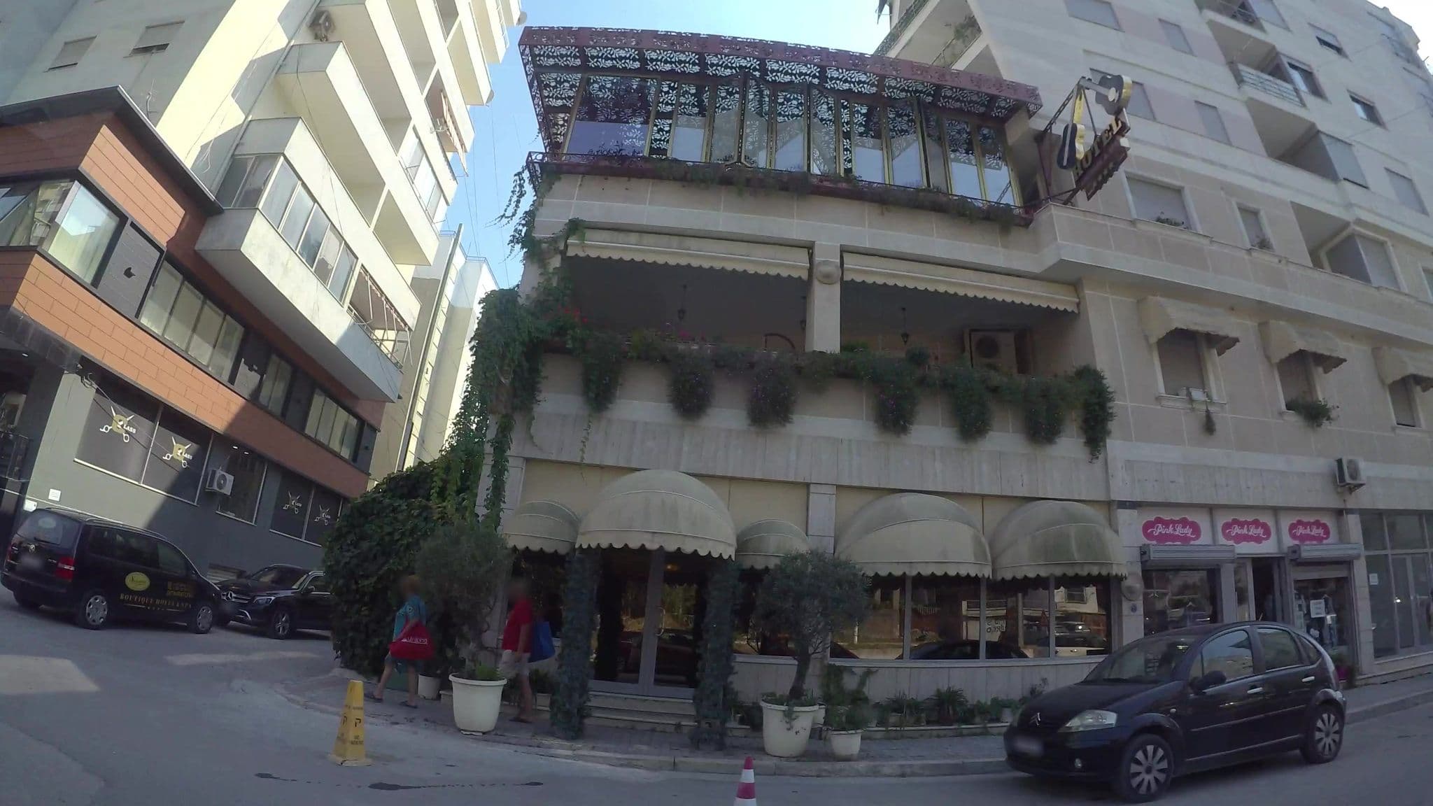 Street view near Peaky Hotel, Durrës — © kaart_3 (CC BY-SA · Mapillary)