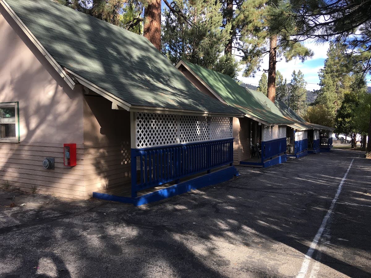 Cathy's Cottages, Motel in Big Bear City