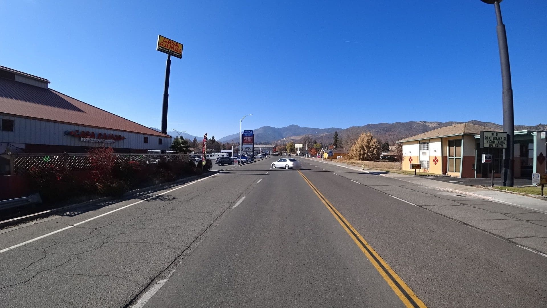 Street view near Super 8, Yreka — © marker_geo (CC BY-SA · Mapillary)