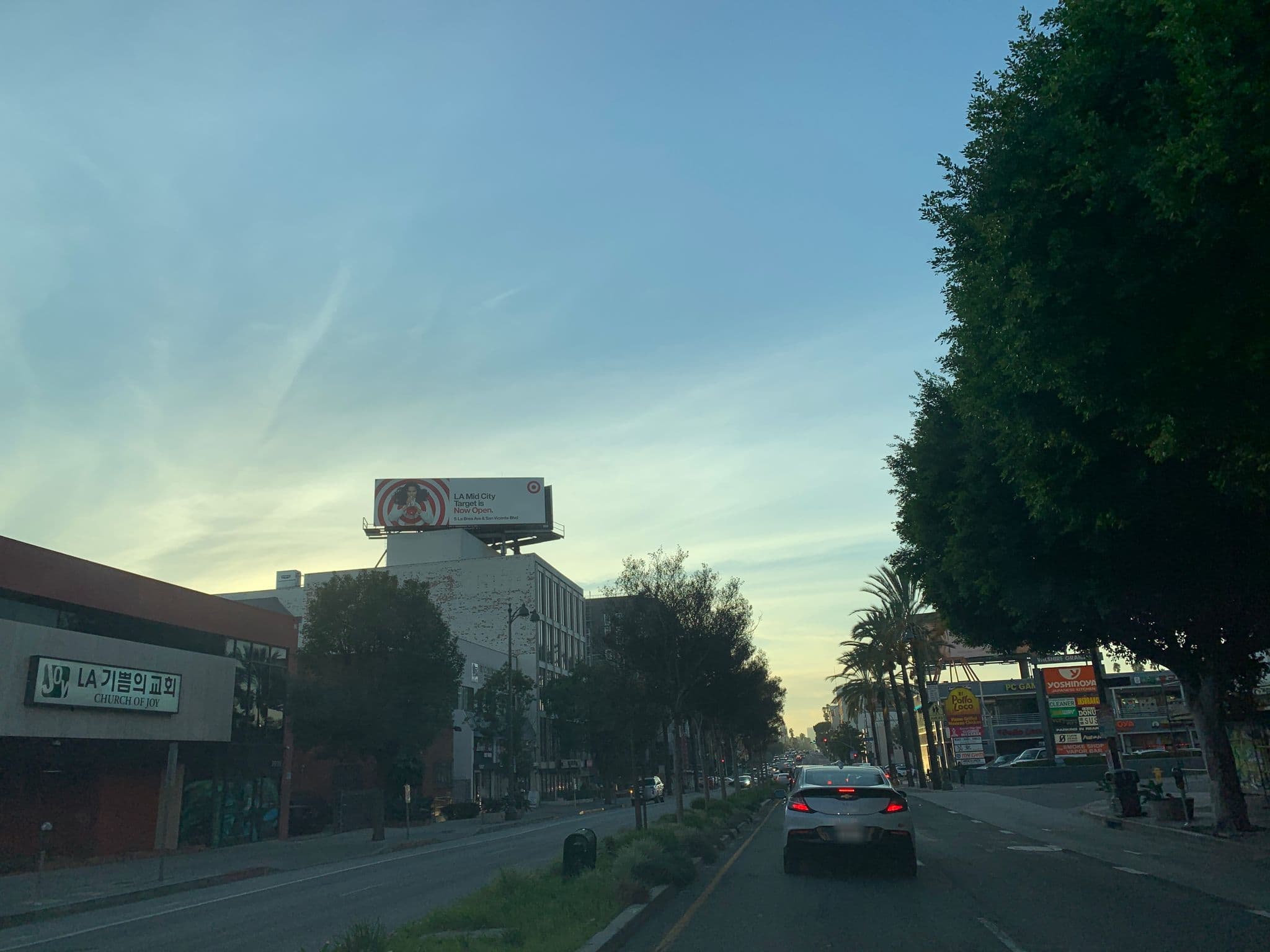 Street view near The Arden, Koreatown — © turne514 (CC BY-SA · Mapillary)