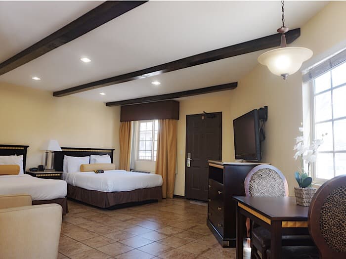 Tuscan Garden Inn, Hotel in Koreatown