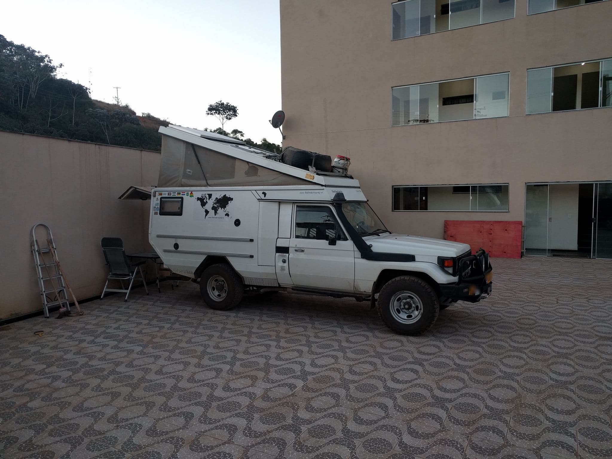 Street view near Pousada Vovo Jaquinha, Martins Soares — © janvanbekkum (CC BY-SA · Mapillary)