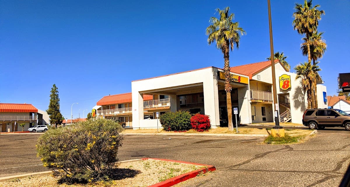 Super 8 by Wyndham Phoenix West, Motel in Alhambra