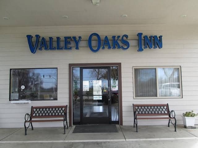 Valley Oaks Inn, Motel in Woodland