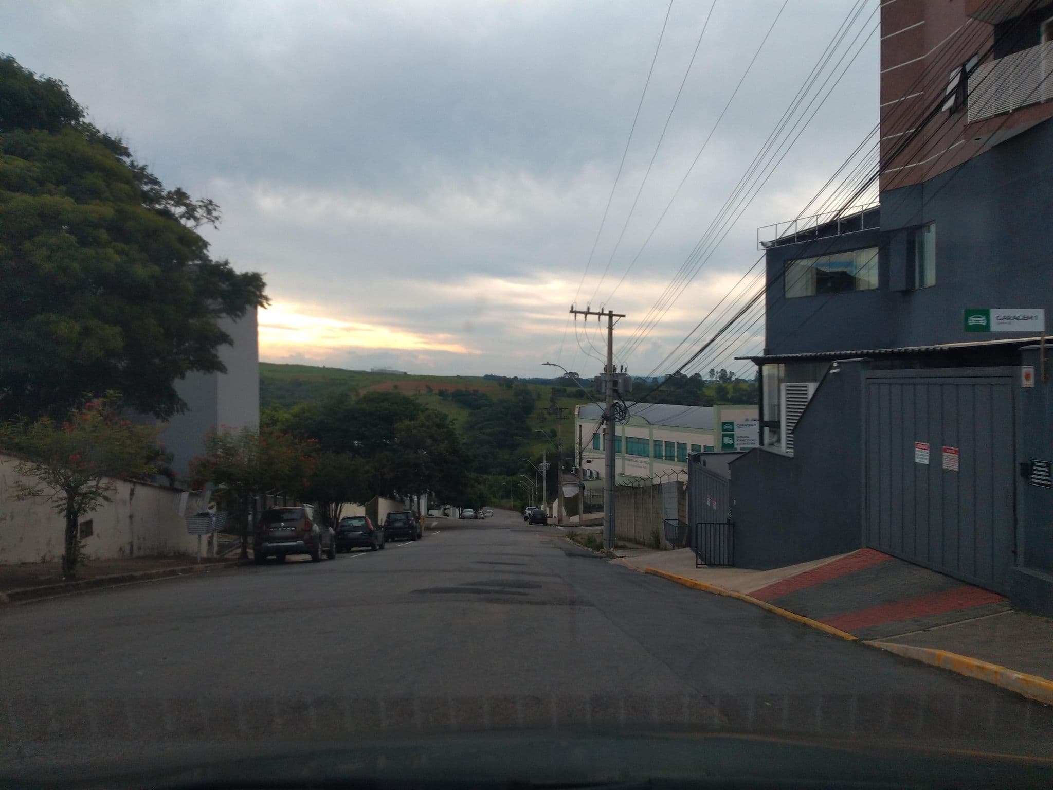 Street view near Via Garden Varginha Hotel, Varginha — © diegobiavati (CC BY-SA · Mapillary)