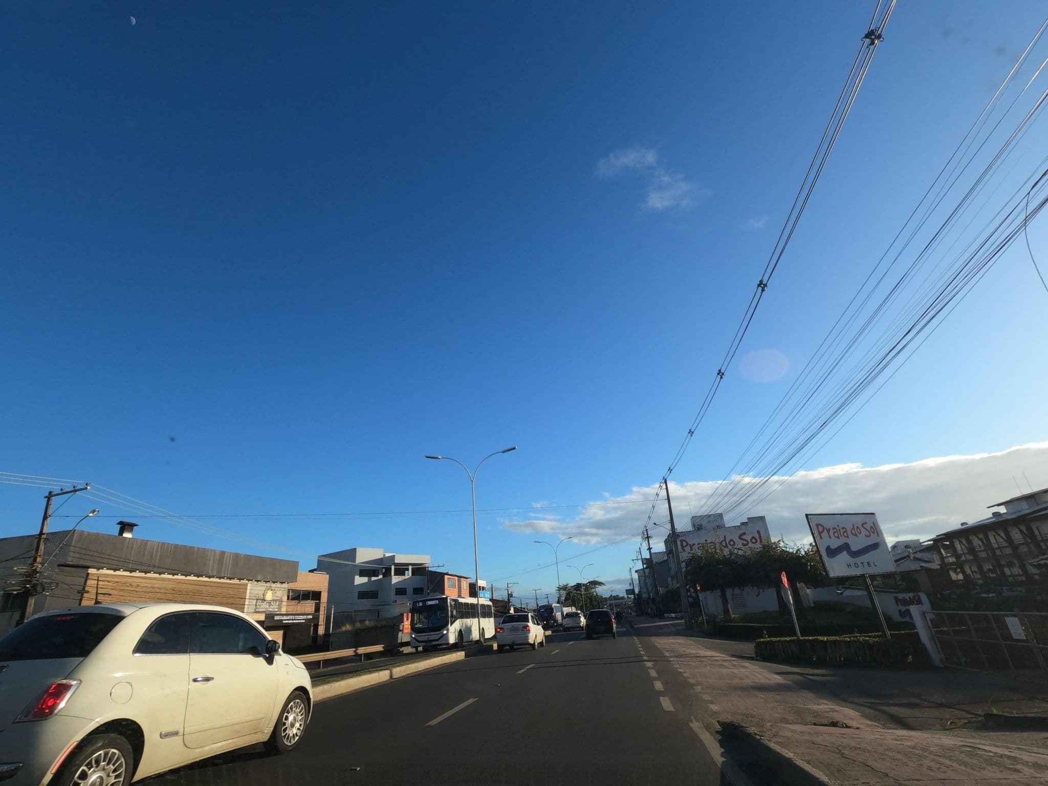 Street view near Praia do sol hotel, Ilhéus — © MuitoAlemdasFronteiras (CC BY-SA · Mapillary)