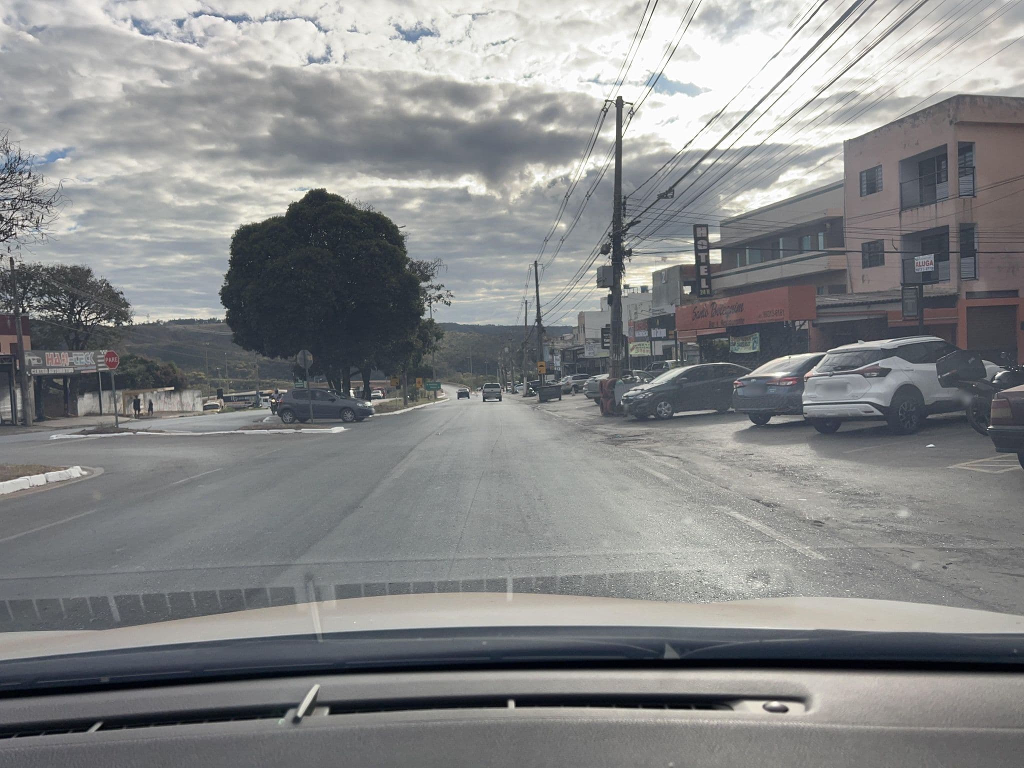 Street view near Hotel Contagem, Sobradinho II — © wesleygmartins (CC BY-SA · Mapillary)