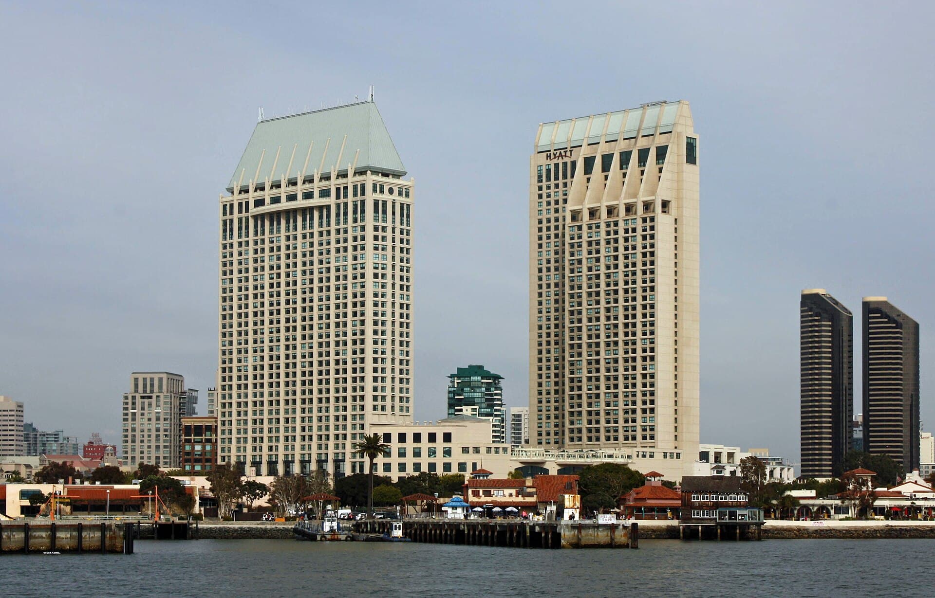 Manchester Grand Hyatt San Diego (via Wikimedia Commons, CC BY-SA 3.0)