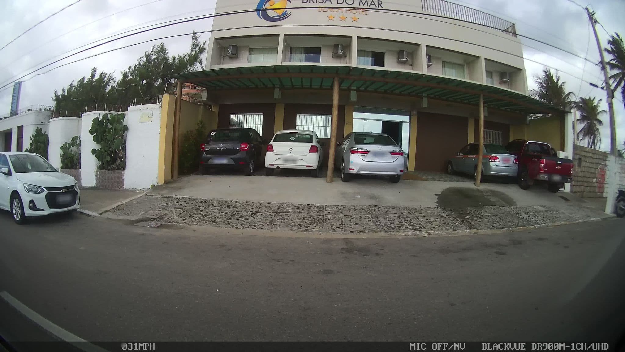 Street view near Brisa do Mar Beach Hotel, Natal — © kaart_4 (CC BY-SA · Mapillary)