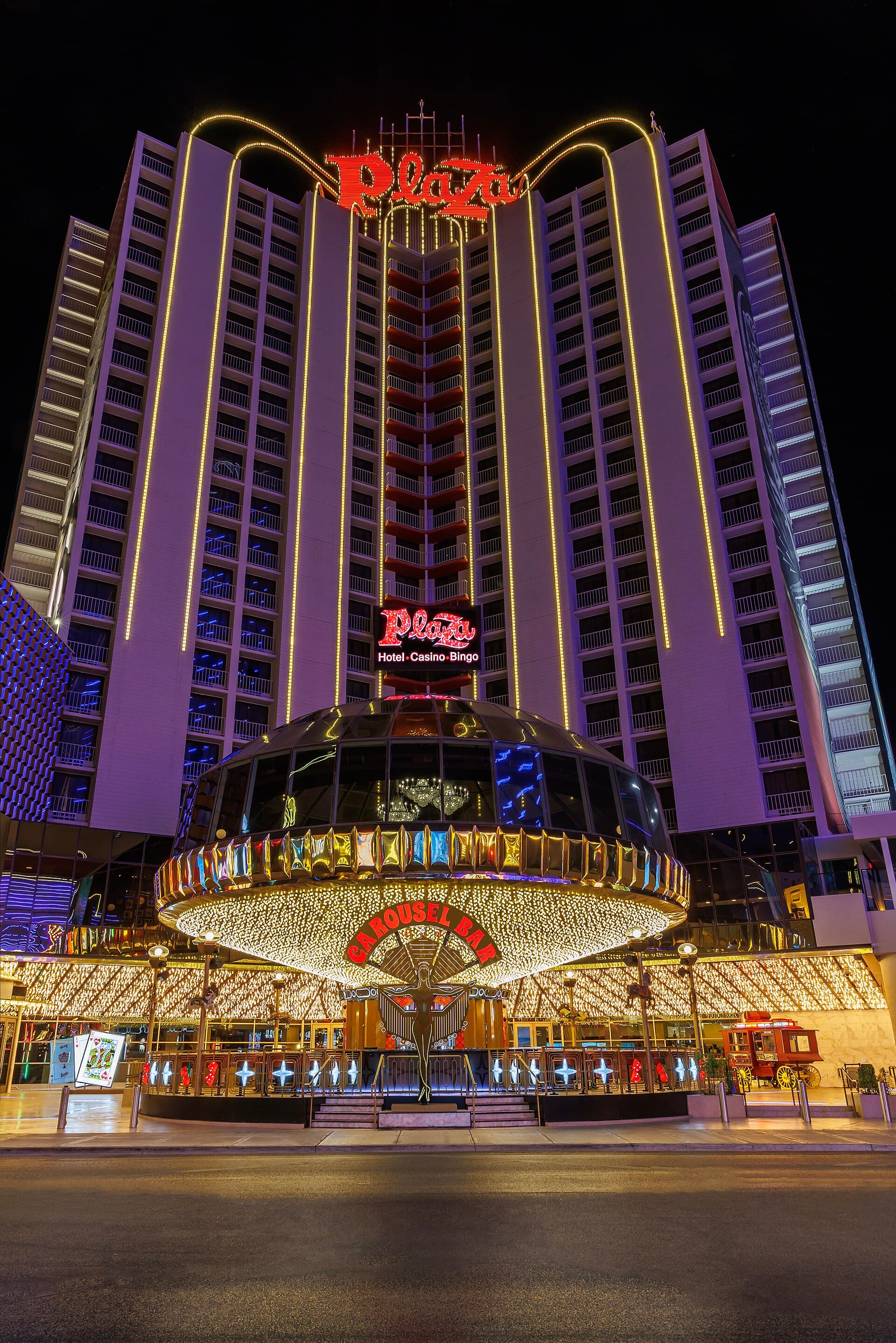 Plaza Hotel & Casino (via Wikimedia Commons, CC BY-SA 4.0)