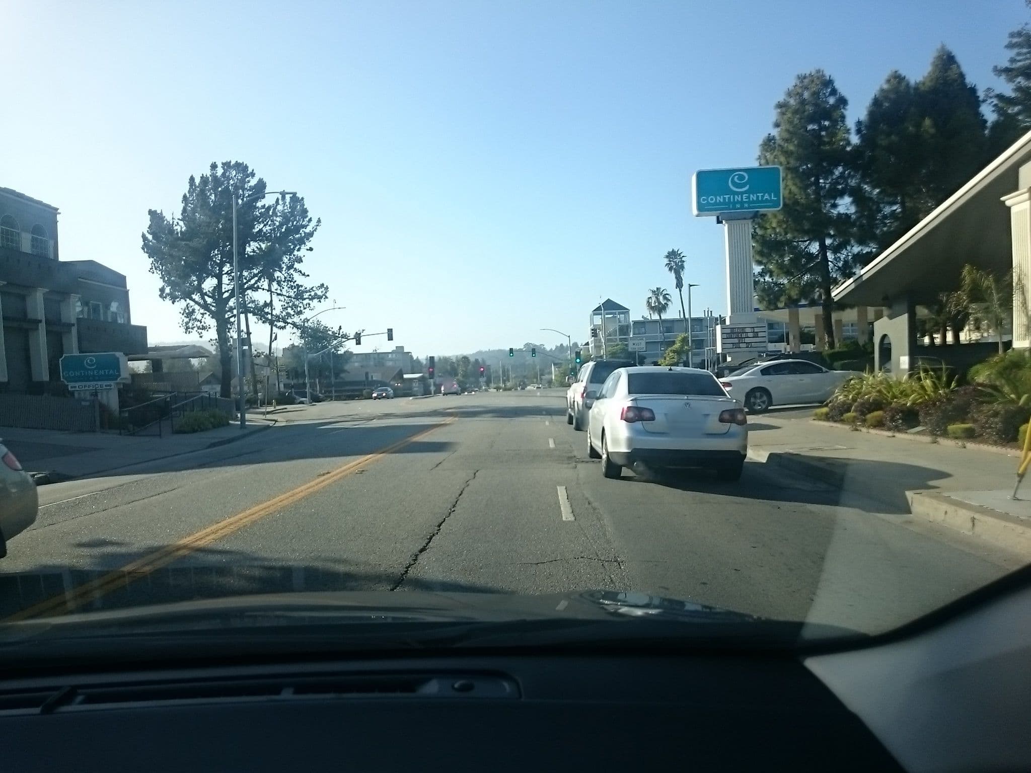 Street view near Continental Inn, Santa Cruz — © voschix (CC BY-SA · Mapillary)