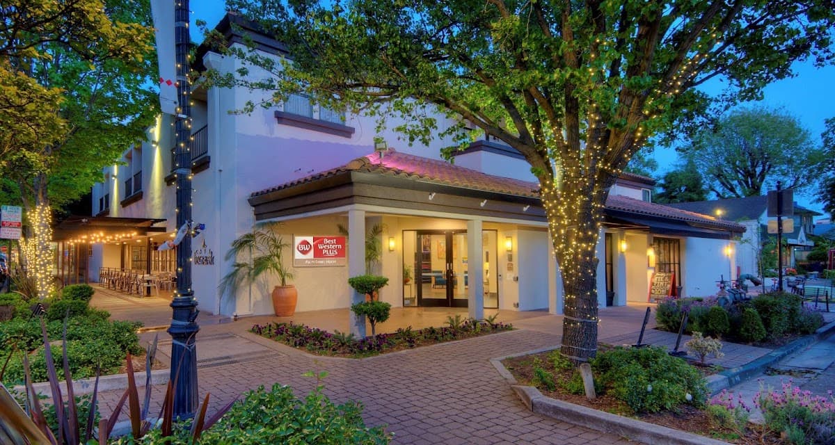 Best Western Palm Court Hotel, Hotel in Davis