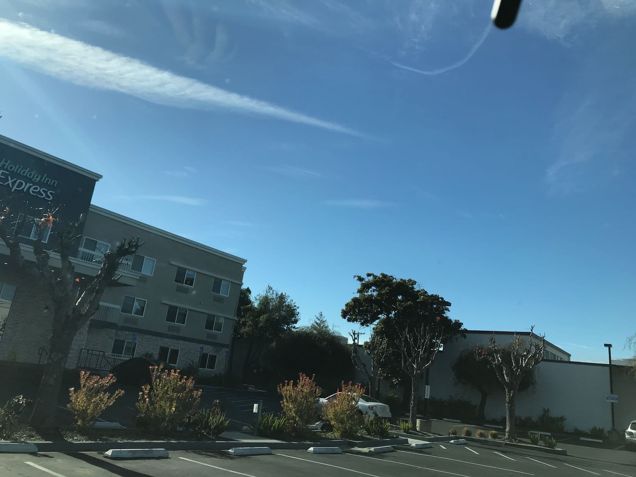 Street view near Holiday Inn Express Sunnyvale, Sunnyvale — © winsyc (CC BY-SA · Mapillary)