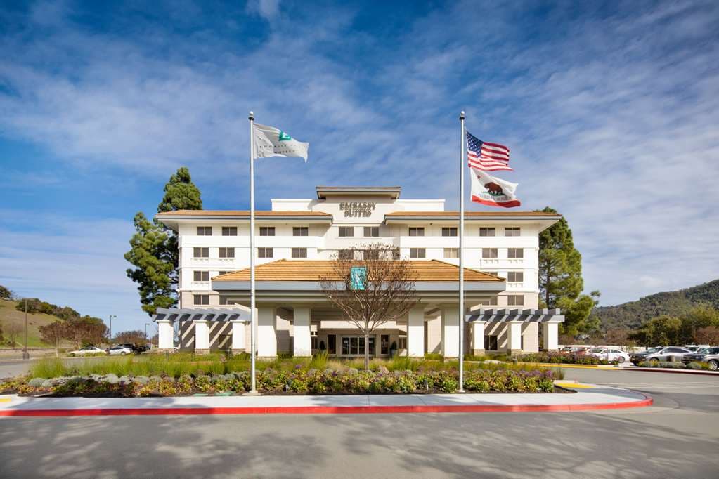 Embassy Suites by Hilton San Rafael Marin County, Hotel in Santa Venetia