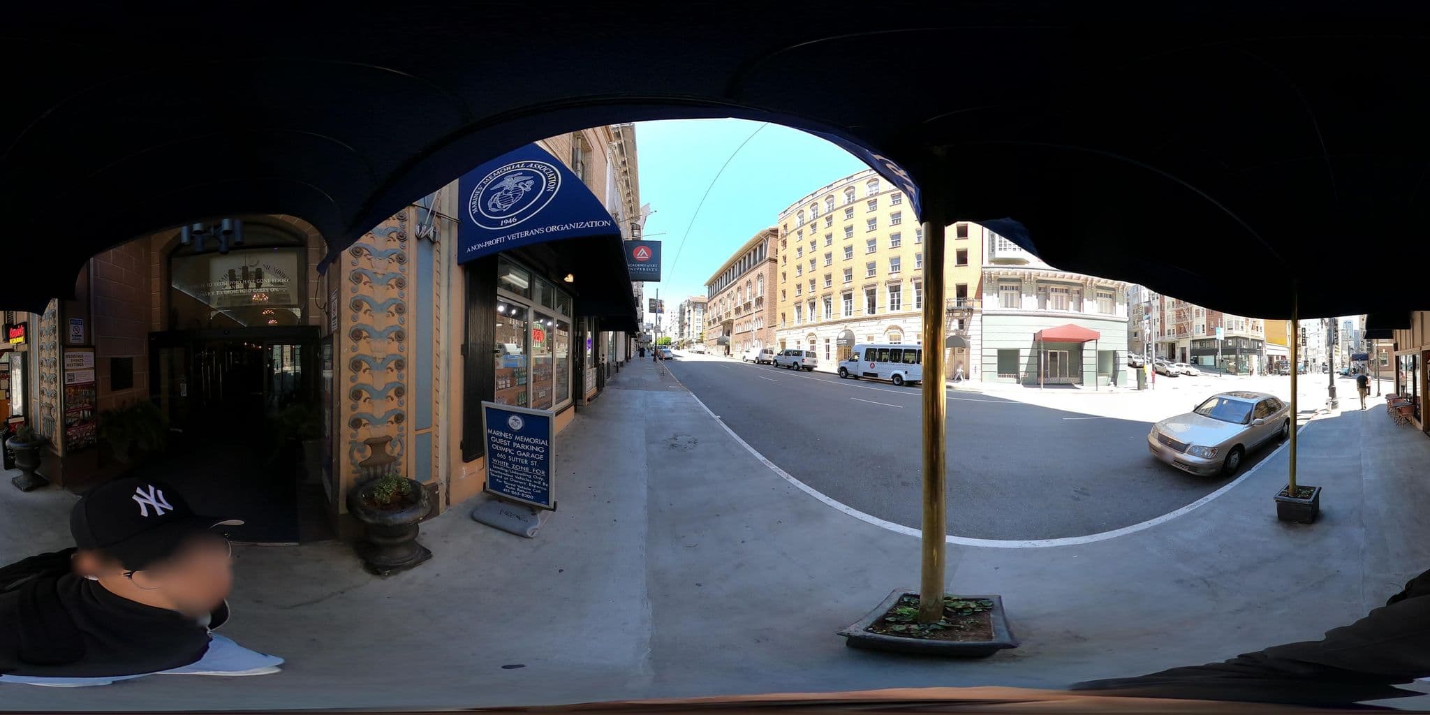 Street view near Beresford Hotel, Chinatown