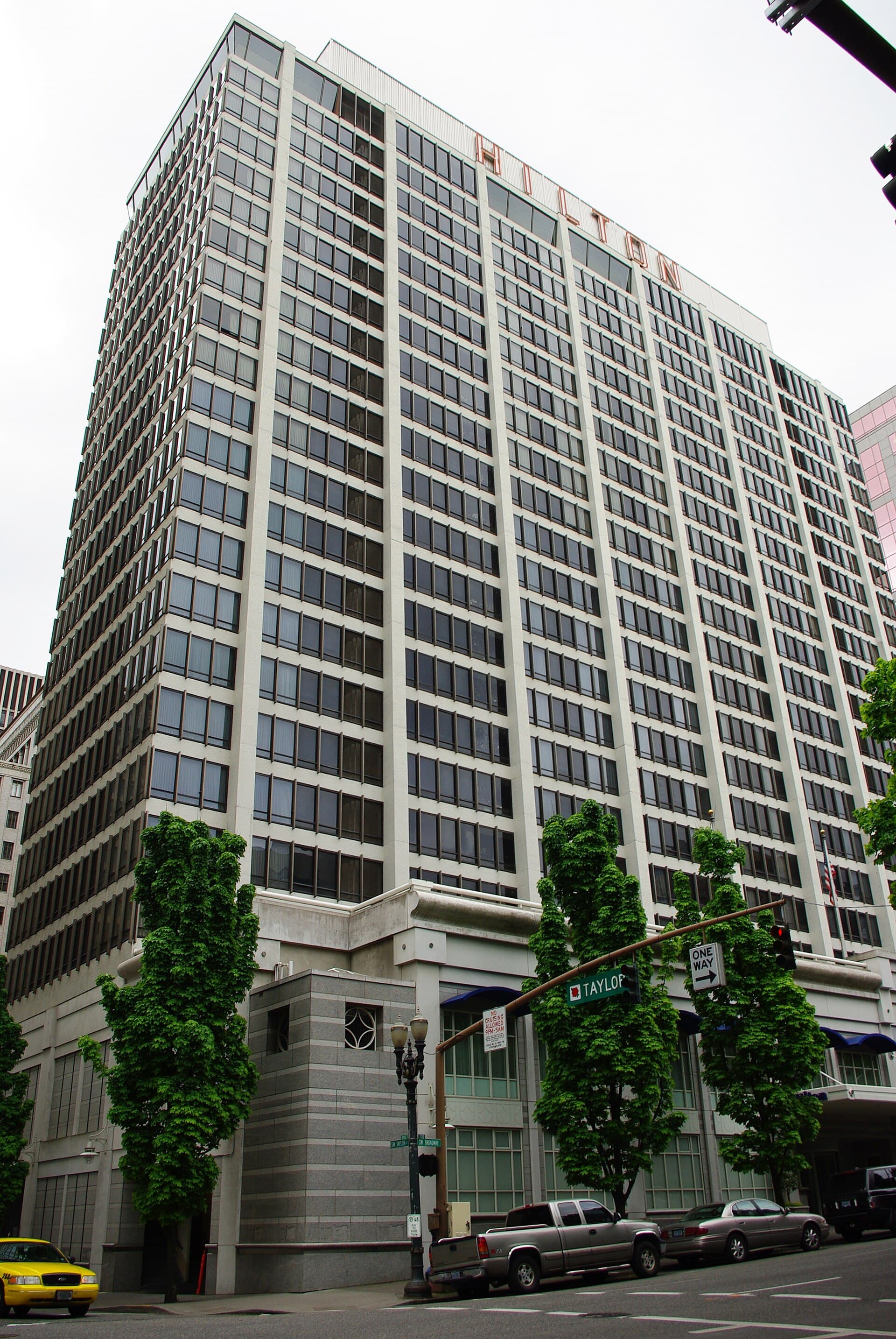 Hilton (via Wikimedia Commons, CC BY-SA 3.0)