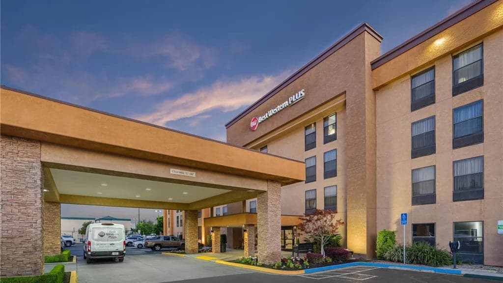 Best Western Plus, Hotel in Tarpey Village