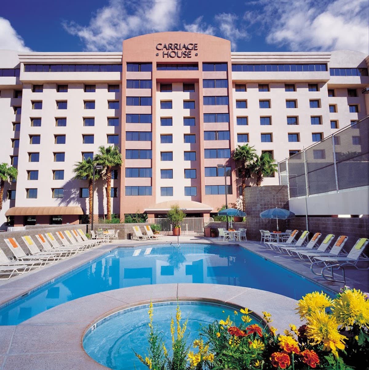The Carriage House, Hotel in Paradise