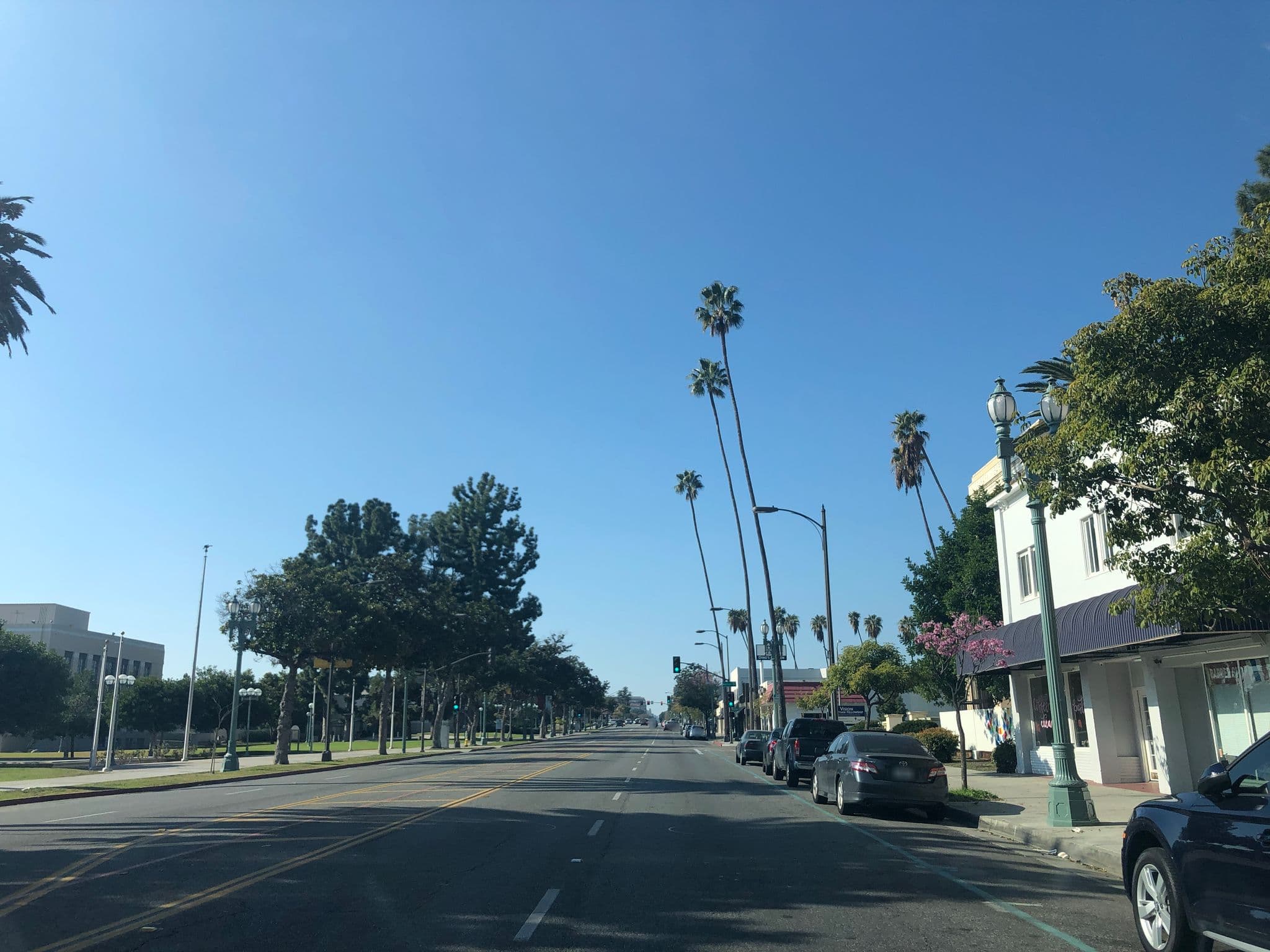 Street view near Howard Johnsons, San Marino — © ericaschecter (CC BY-SA · Mapillary)