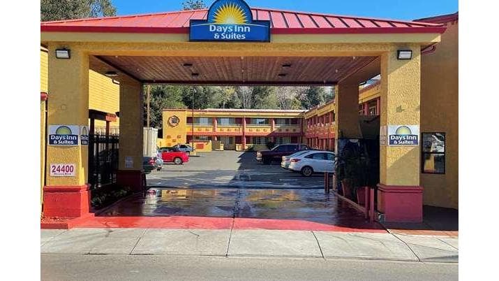 Days Inn & Suites by Wyndham Hayward, Hotel in Hayward