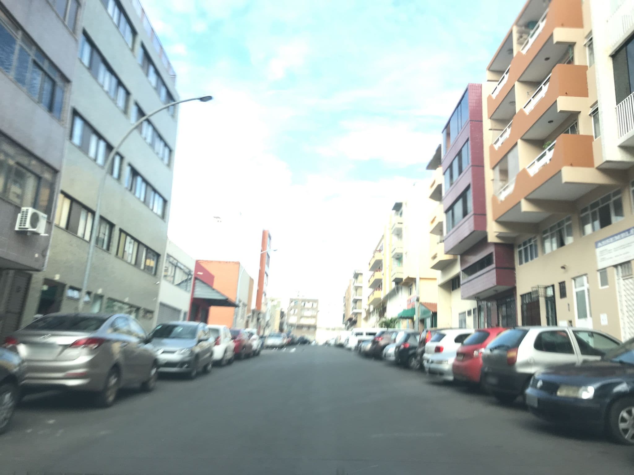 Street view near Edifício Maria Londe Morato, Lago Norte — © wesleygmartins (CC BY-SA · Mapillary)