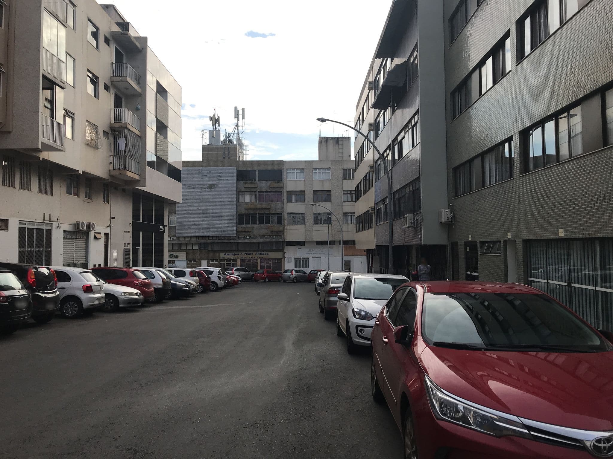 Street view near Edifício Francisco Morato, Lago Norte — © wesleygmartins (CC BY-SA · Mapillary)