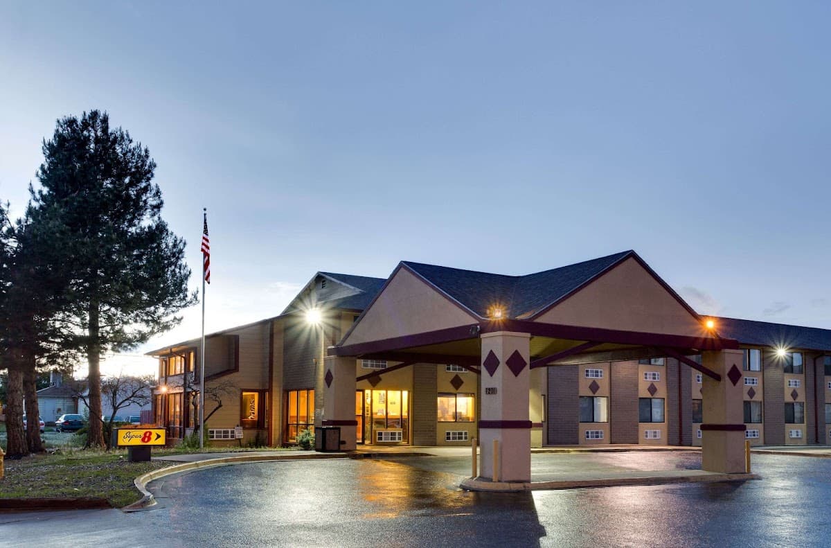 Super 8 by Wyndham Denver Central Park, Motel in Commerce City