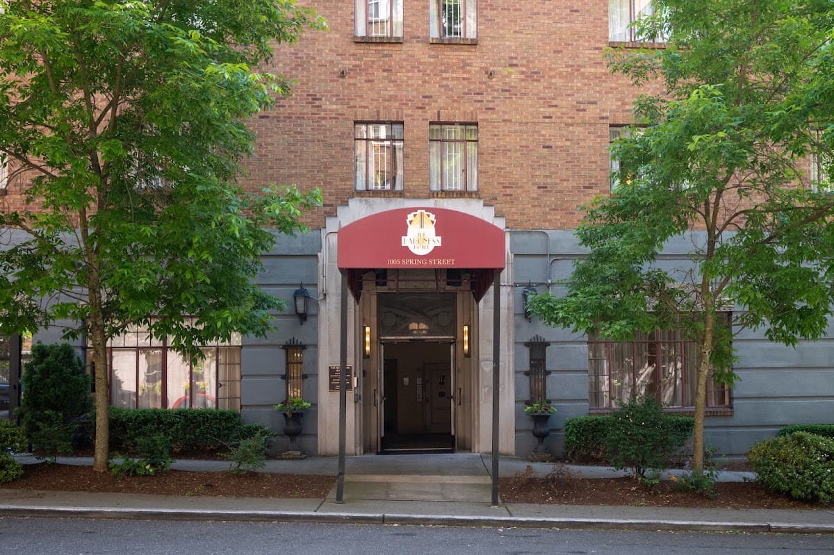 Baroness Hotel, Hotel in Seattle