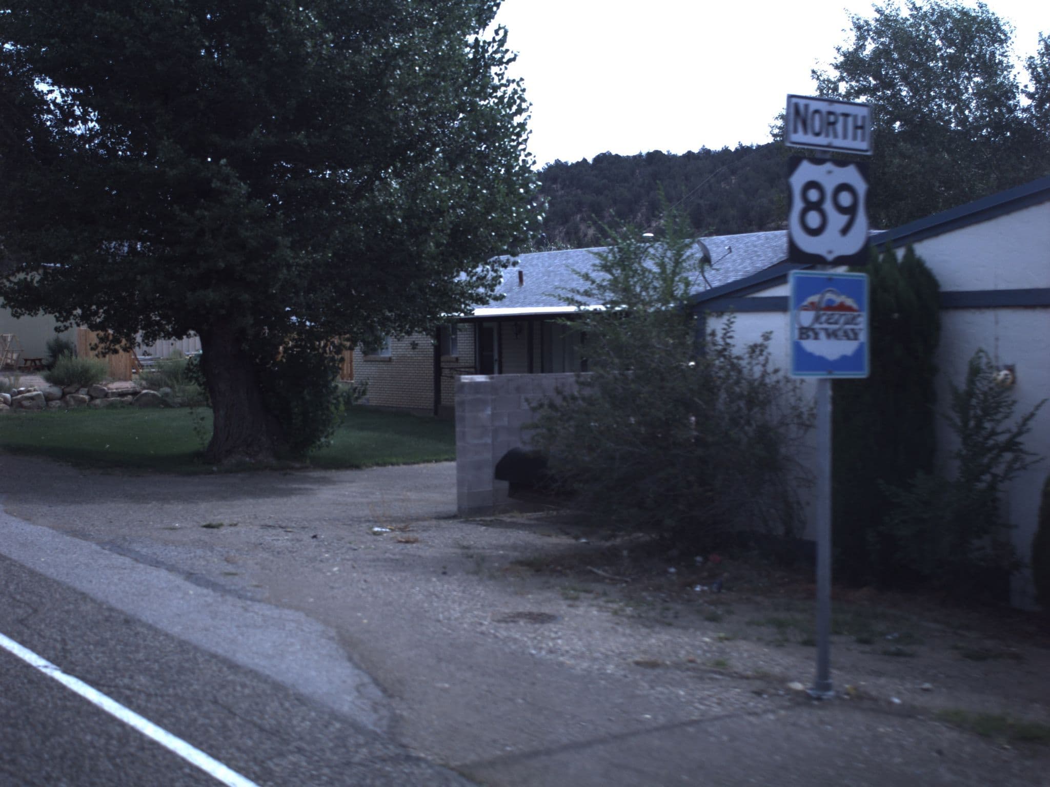 Street view near Golden Hills Motel, Kanab — © asellars (CC BY-SA · Mapillary)