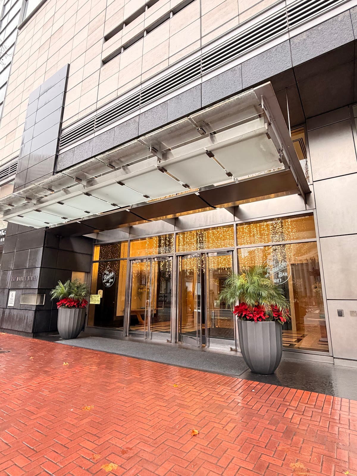 Four Seasons, Hotel in Chinatown