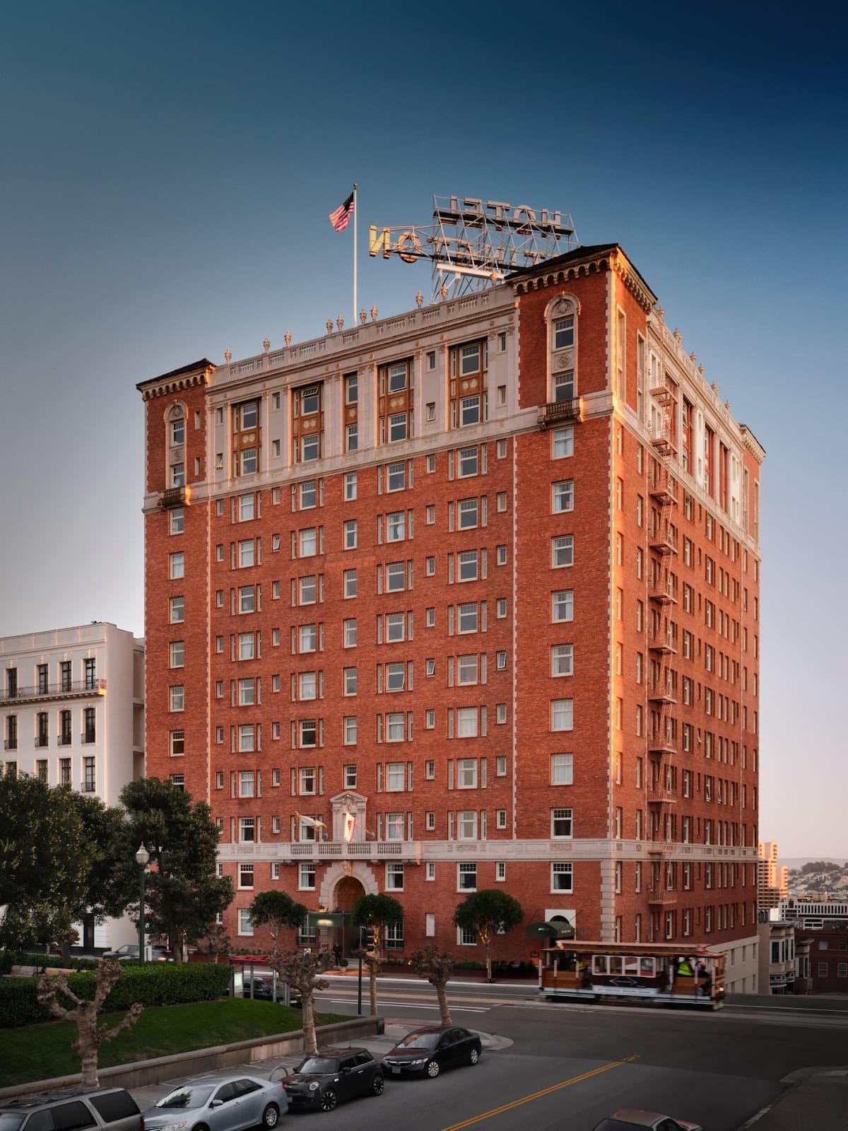 The Huntington Hotel, Hotel in Chinatown