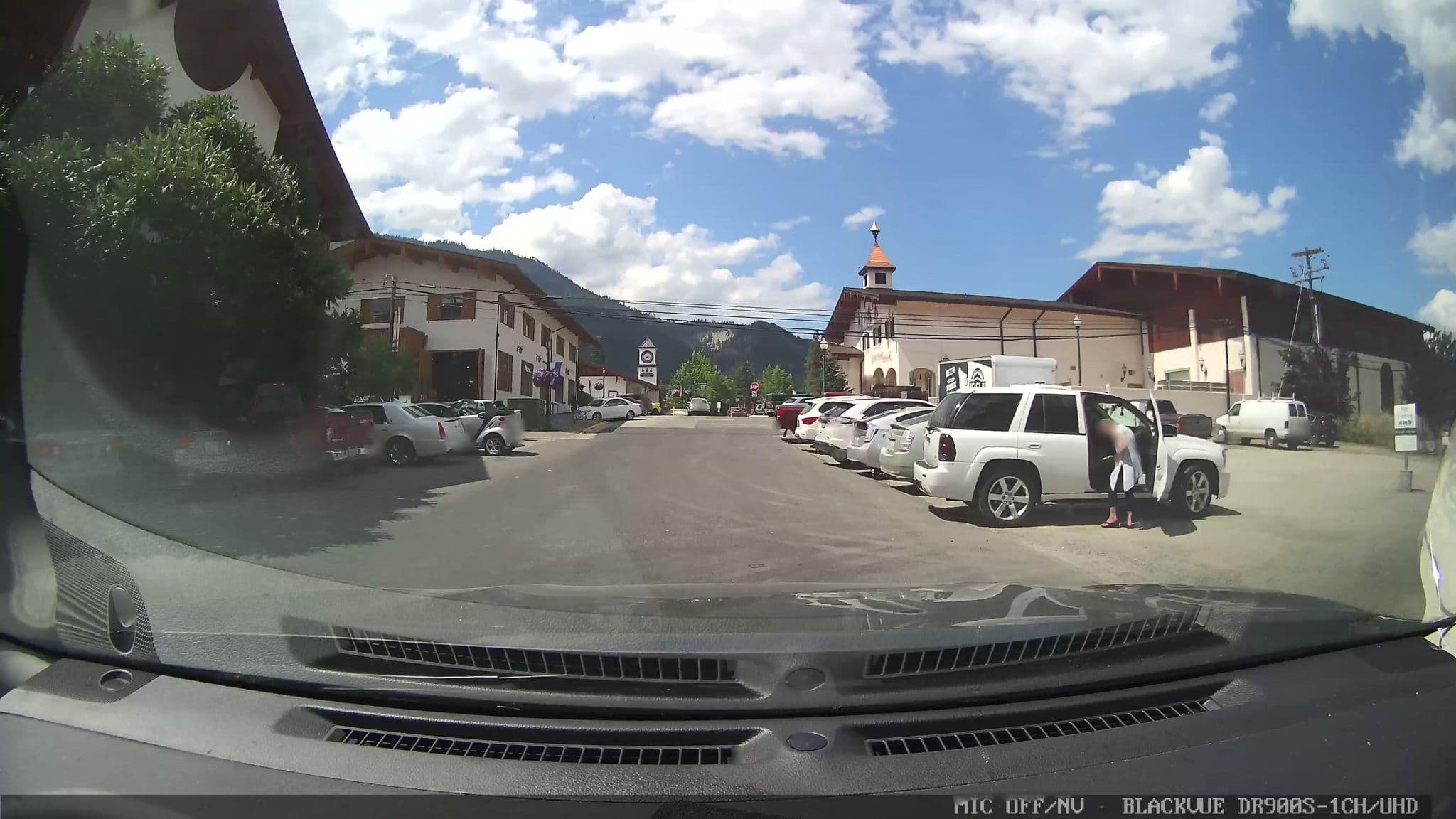 Street view near Hotel Pension Anna, Cashmere — © damnitgetmybeer (CC BY-SA · Mapillary)