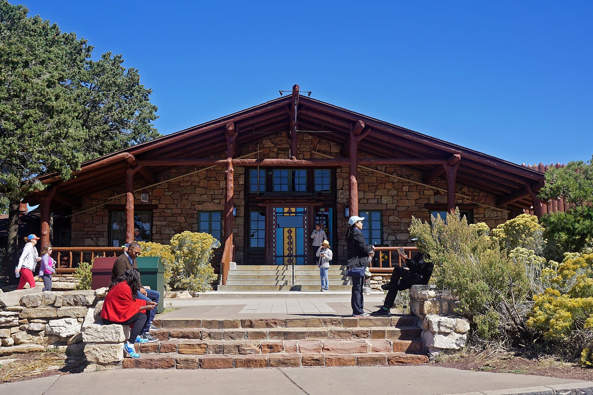 Bright Angel Lodge (via Wikimedia Commons, CC BY-SA 4.0)