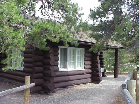 Glacier Basin Campground (via Wikimedia Commons, Public domain)