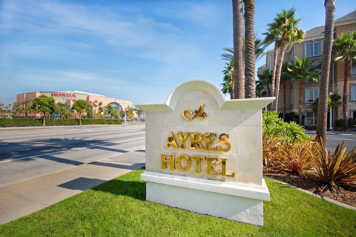 Ayres Hotel Anaheim, Hotel in Orange