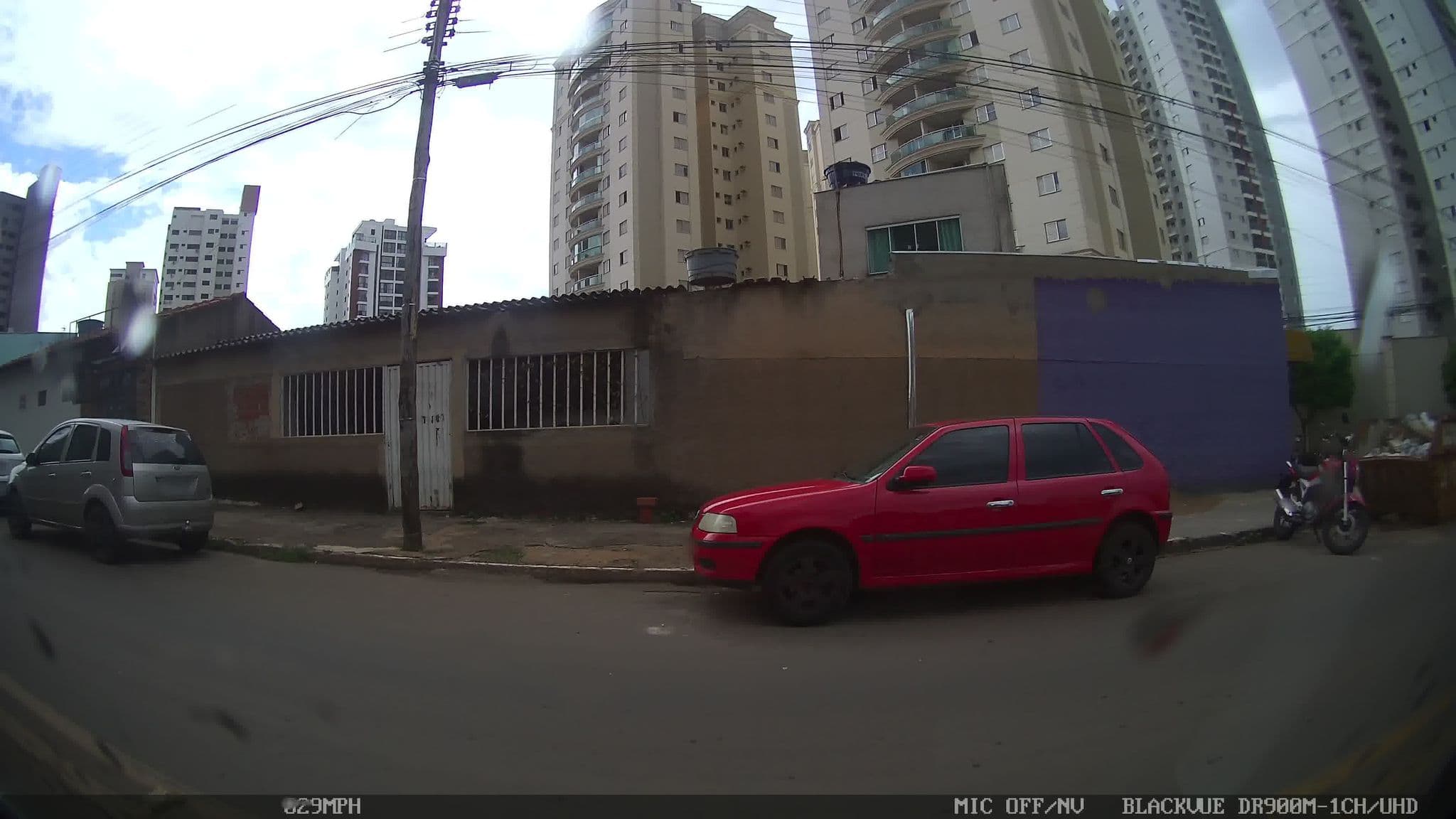 Street view near Residencial Riviera d'Itália, Anápolis — © kaart_4 (CC BY-SA · Mapillary)
