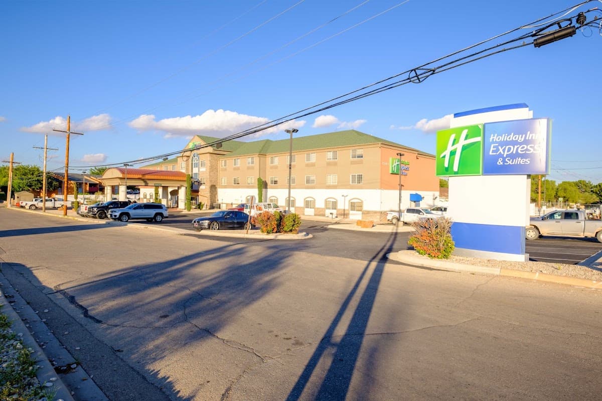 Holiday Inn Express Hotel & Suites Carlsbad, Hotel in La Huerta